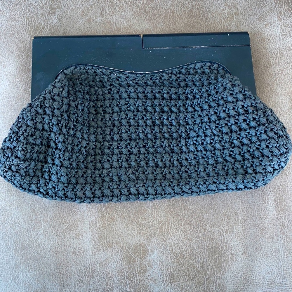 Straw clutch